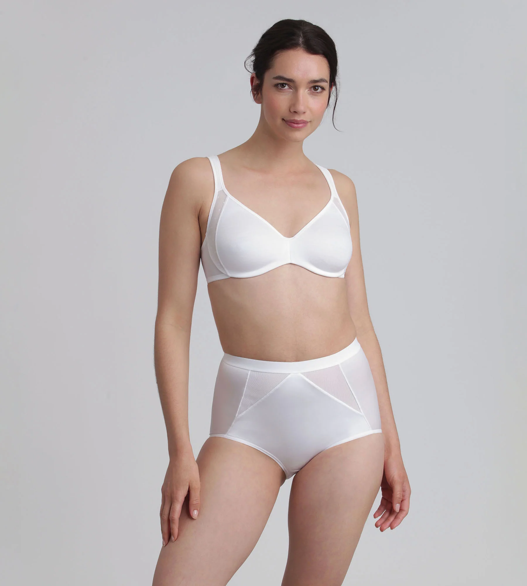 Soutien-gorge minimiseur blanc Expert in Silhouette - Image 3