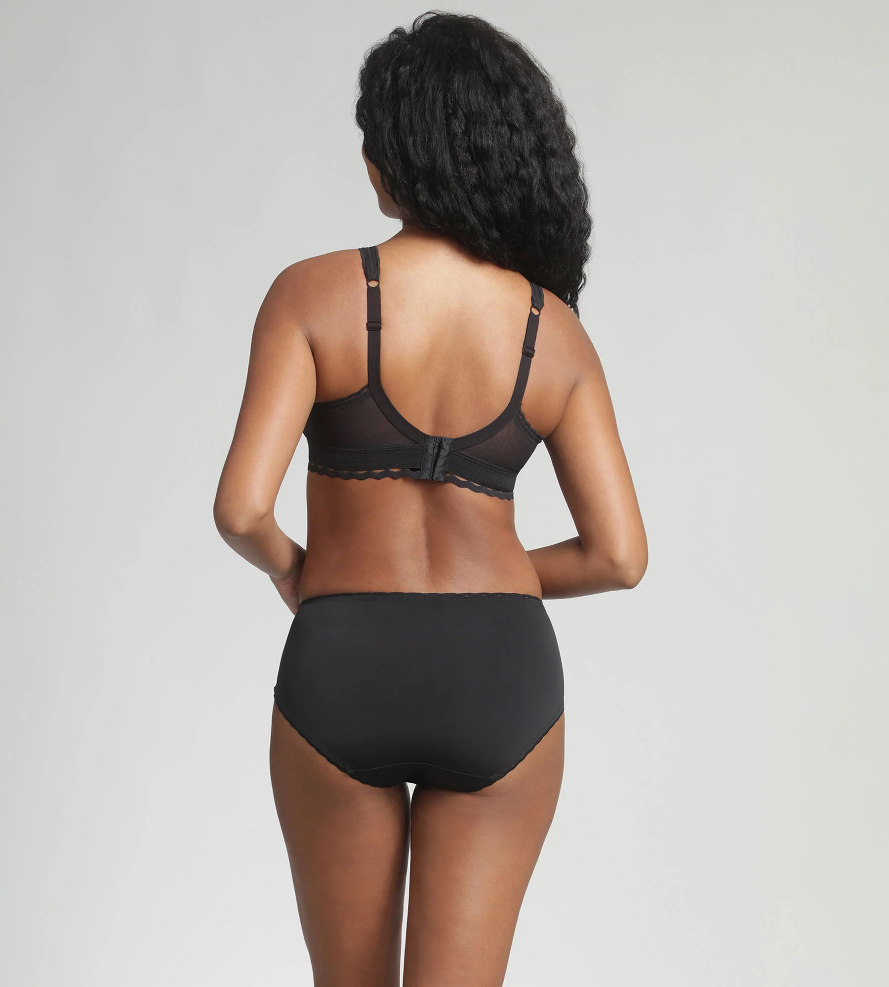 Soutien-gorge sans armatures noir Cœur Croisé Féminin Recyclé - Image 4