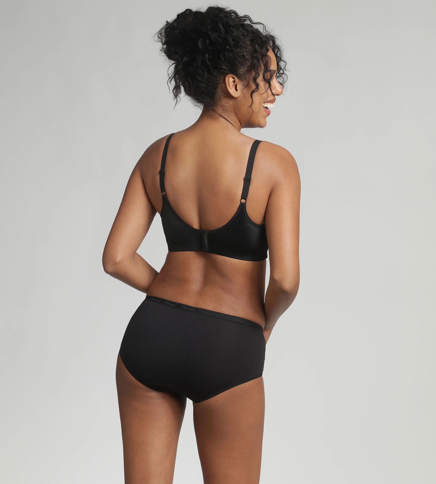 Soutien-gorge sans armatures noir Essential Support - Image 4