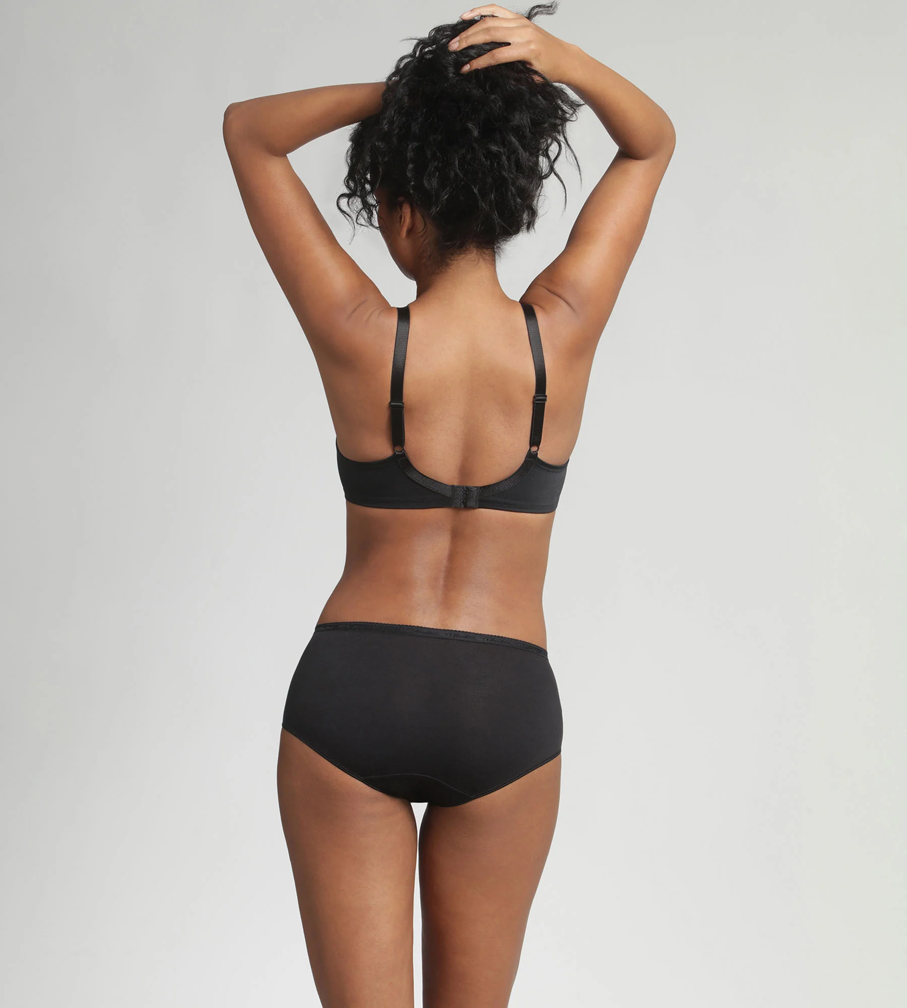 Soutien-gorge sans armatures noir et broderie Cœur Croisé Modern Tricot - Image 4